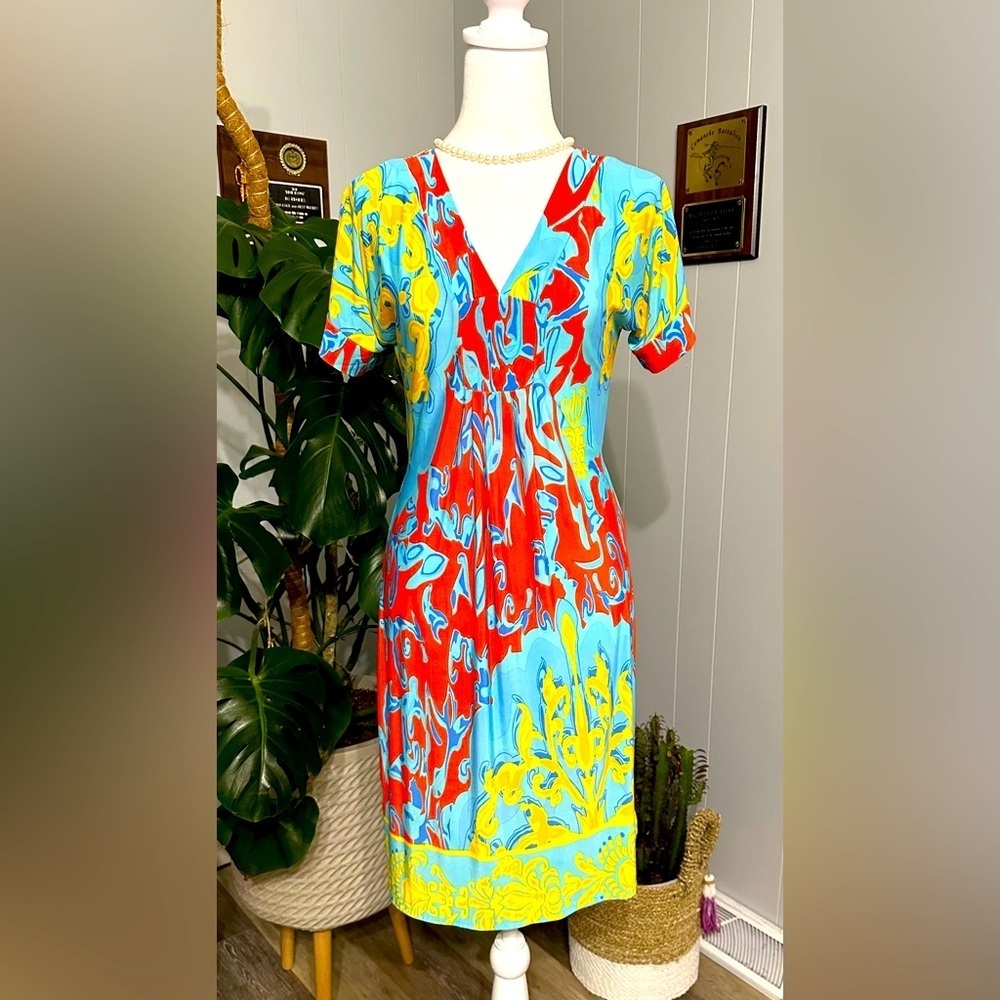 🛍️white Mark beautiful multi color dress stretch &soft very comfy size small.